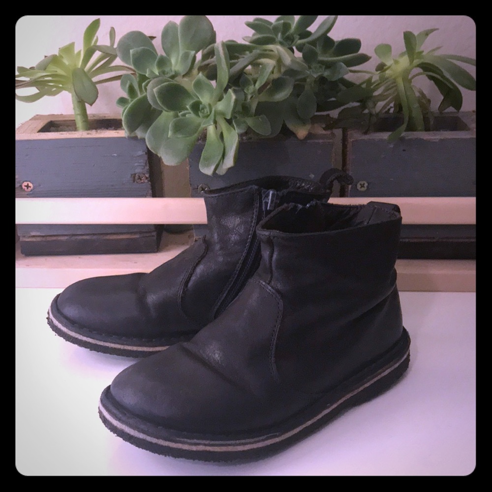 Black leather Pepe Booties! Euro 27 ❤️